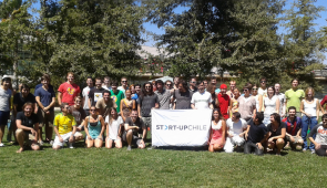 La 3º generación de StartUp Chile en un día de picnic. Foto gentileza StartUp Chile.